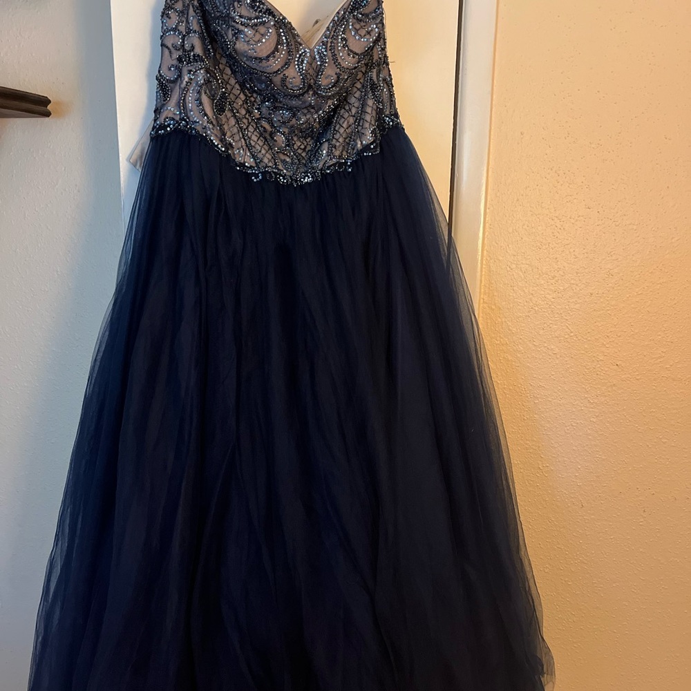 Alyce Paris Elegant Navy and Silver Prom Dress